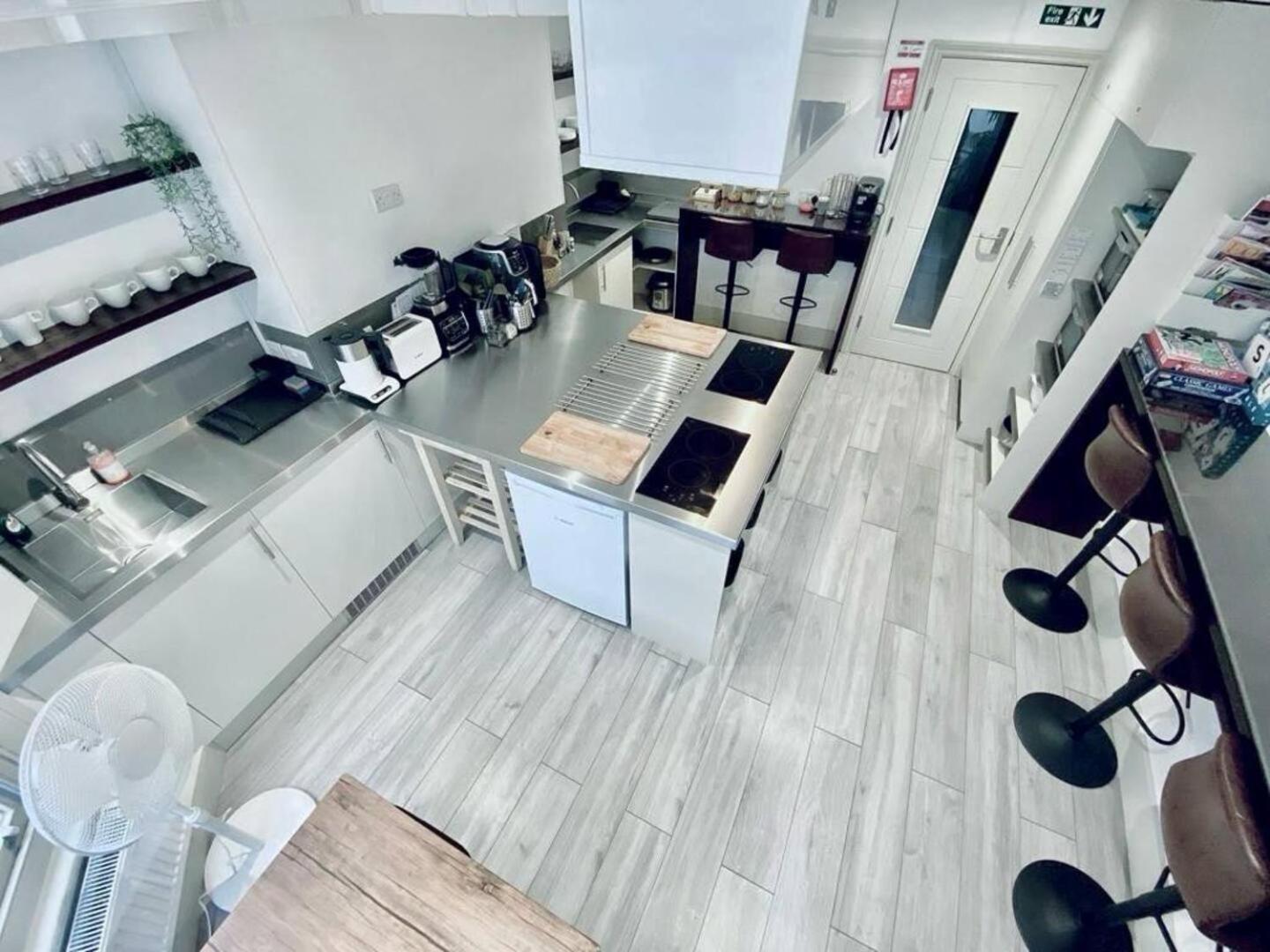 Apt 12 Luxury Living Chic Studio Steps From Beach Brighton Exteriör bild